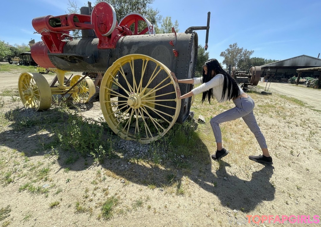 Foto desnuda filtrada de OnlyFans de Vivaathena #20 Foto desnuda filtrada de OnlyFans de Vivaathena #20