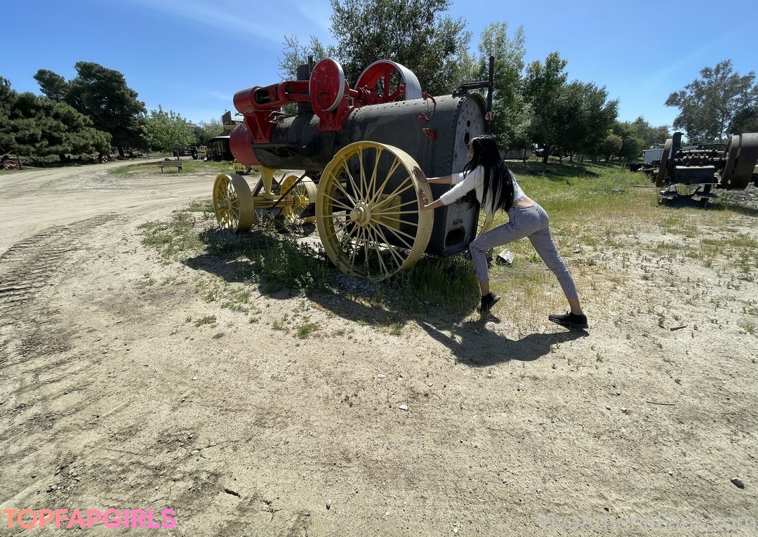 Foto desnuda filtrada de OnlyFans de Vivaathena #21 Foto desnuda filtrada de OnlyFans de Vivaathena #21