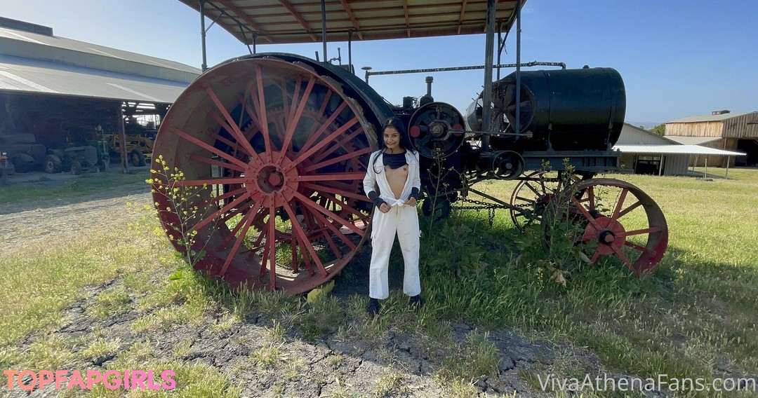 Foto desnuda filtrada de OnlyFans de Vivaathena #41 Foto desnuda filtrada de OnlyFans de Vivaathena #41