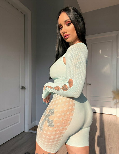 Foto desnuda filtrada de OnlyFans de Moneybirdette