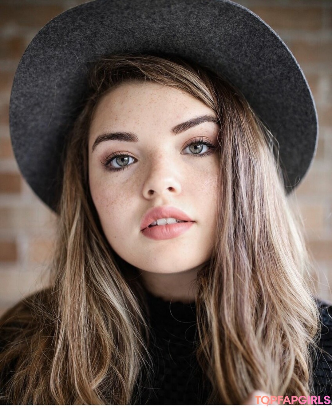 Foto desnuda filtrada de OnlyFans de Alondra Larson #65 Foto desnuda filtrada de OnlyFans de Alondra Larson #65