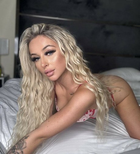 Foto desnuda filtrada de OnlyFans de Sophielouise1x
