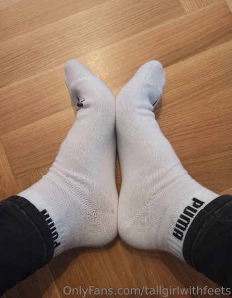 Tallgirlwithfeets