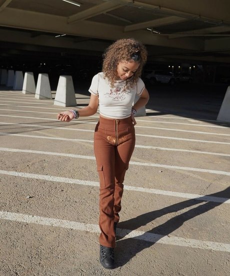 Lexi Vee