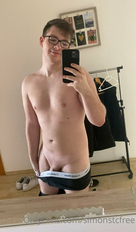 Foto desnuda filtrada de OnlyFans de Simonstcfree