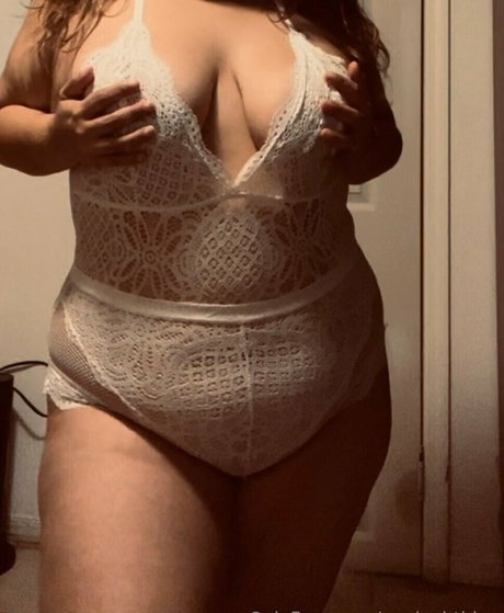 Foto desnuda filtrada de OnlyFans de Angieebthicc