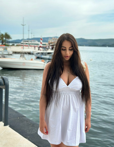 Miavixenfree