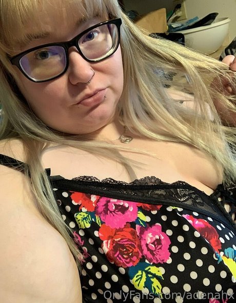 Foto desnuda filtrada de OnlyFans de Adenahx