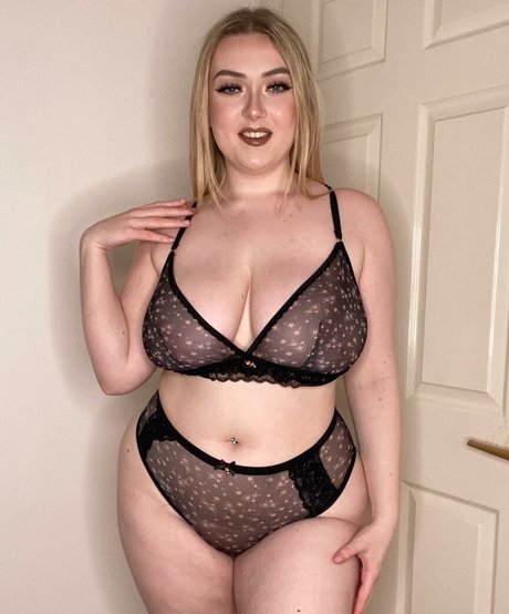 Foto desnuda filtrada de OnlyFans de Kirsten Minnerylaing