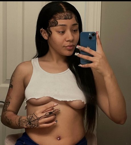 Isis Dior