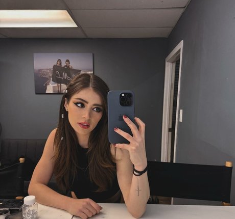 Chrissy Costanza