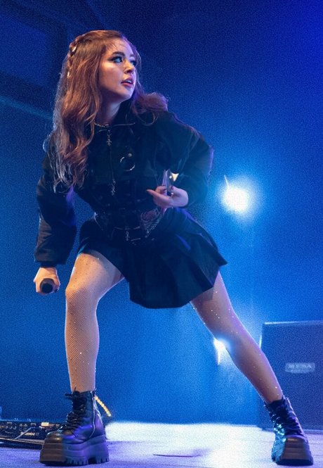 Chrissy Costanza