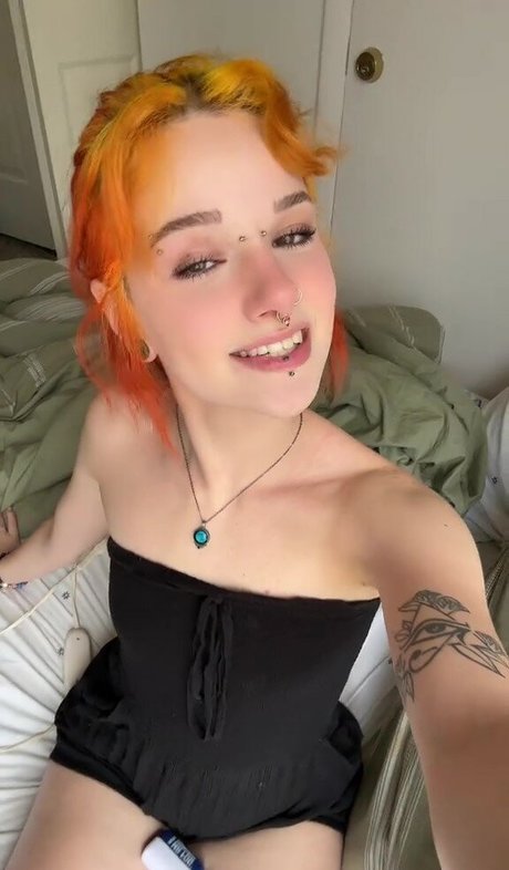 Foto desnuda filtrada de OnlyFans de Pissflavoredlemonade