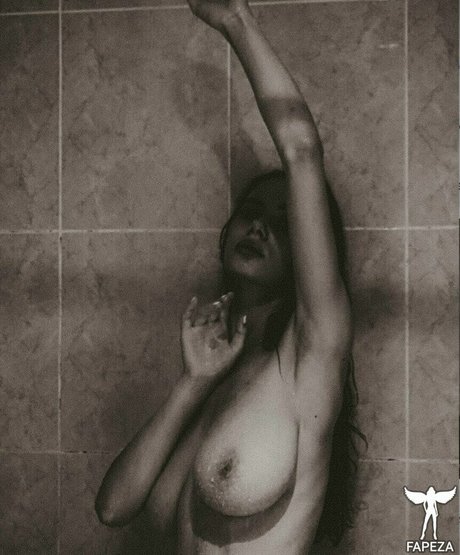 Foto desnuda filtrada de OnlyFans de Vikkiraw