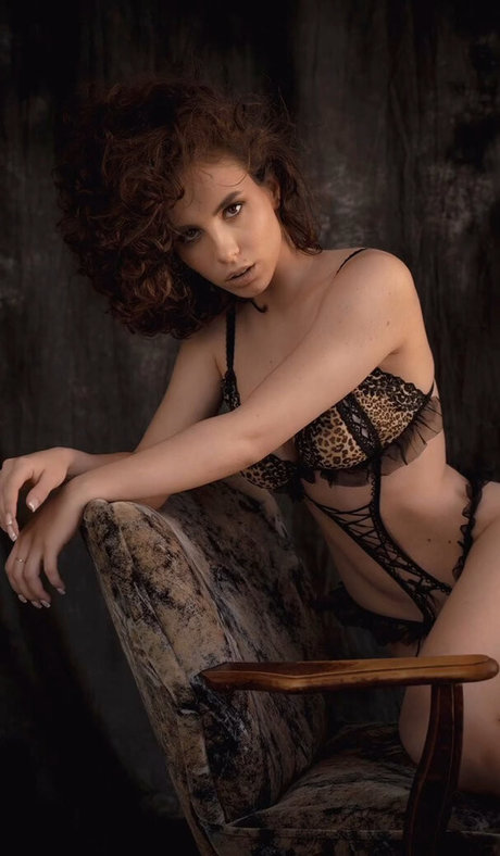 Curlywiktoria