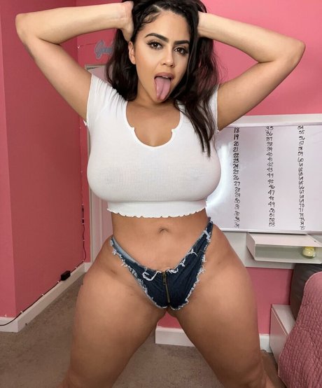 Foto desnuda filtrada de OnlyFans de Jessenia Rebecca