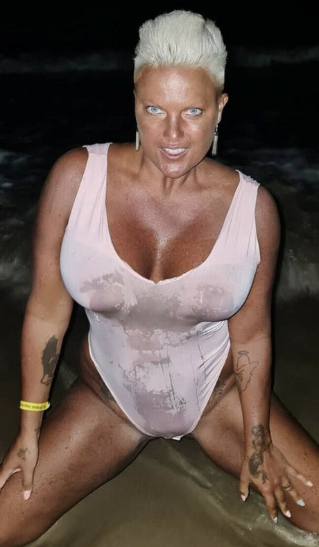 Foto desnuda filtrada de OnlyFans de Caroline Oberg