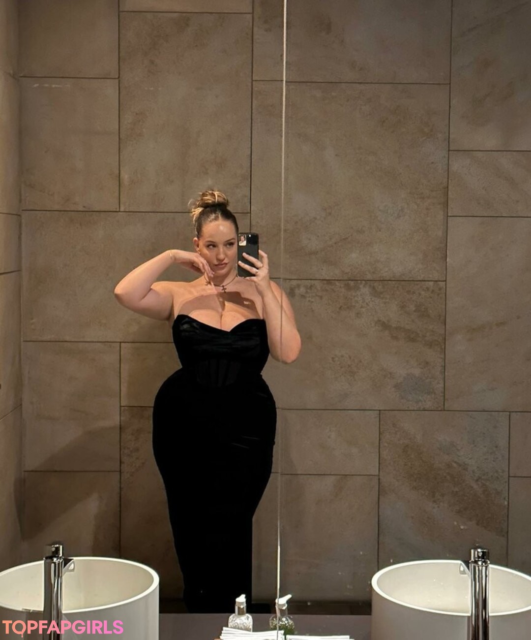 Foto desnuda filtrada de OnlyFans de Joann Van Den Herik #36 Foto desnuda filtrada de OnlyFans de Joann Van Den Herik #36