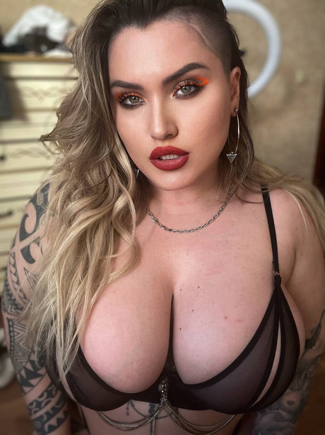 Foto desnuda filtrada de OnlyFans de Swag Panda Twerk