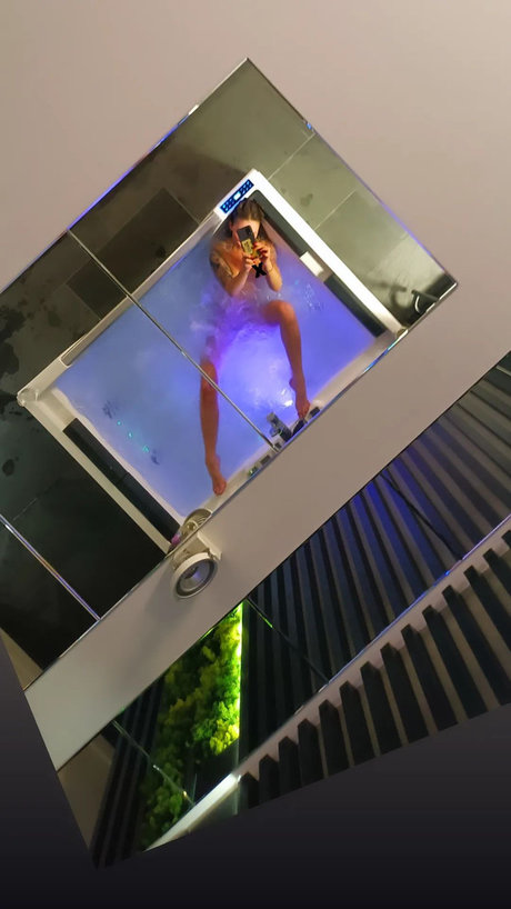 Foto desnuda filtrada de OnlyFans de Sweeeti Carolovcutie