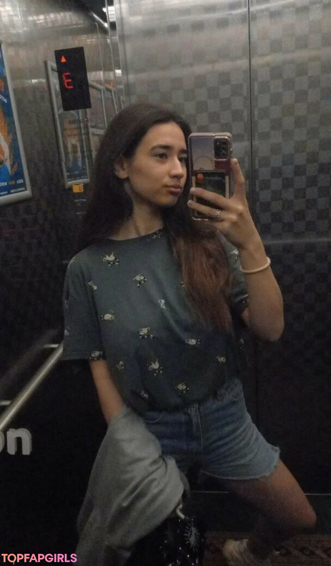 Foto desnuda filtrada de OnlyFans de Mariemelons #3 Foto desnuda filtrada de OnlyFans de Mariemelons #3