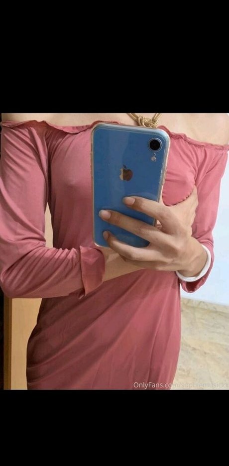 Foto desnuda filtrada de OnlyFans de Sophiemusicxx