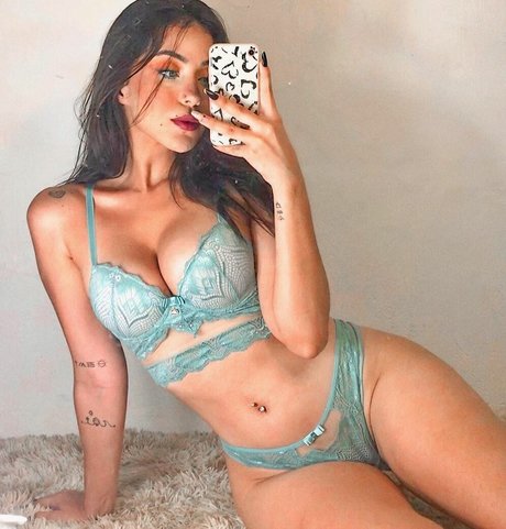 Isabelle Pinheiro