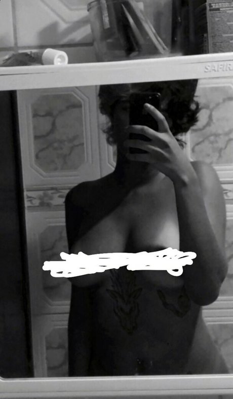Foto desnuda filtrada de OnlyFans de Sad Steh