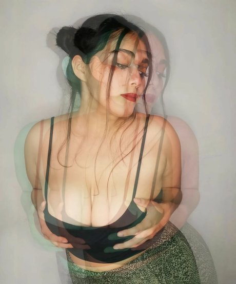 Jaqui Flores