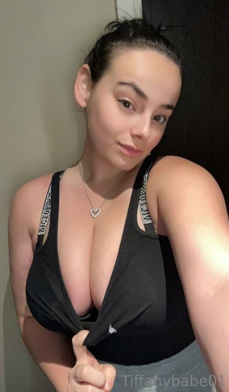 Foto desnuda filtrada de OnlyFans de Tiffanybabe01