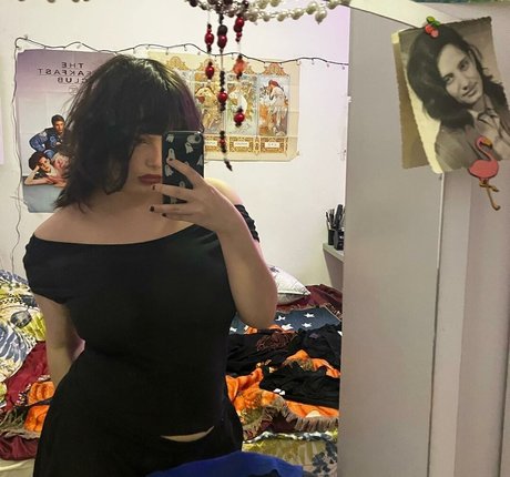 Foto desnuda filtrada de OnlyFans de Asmr Creature