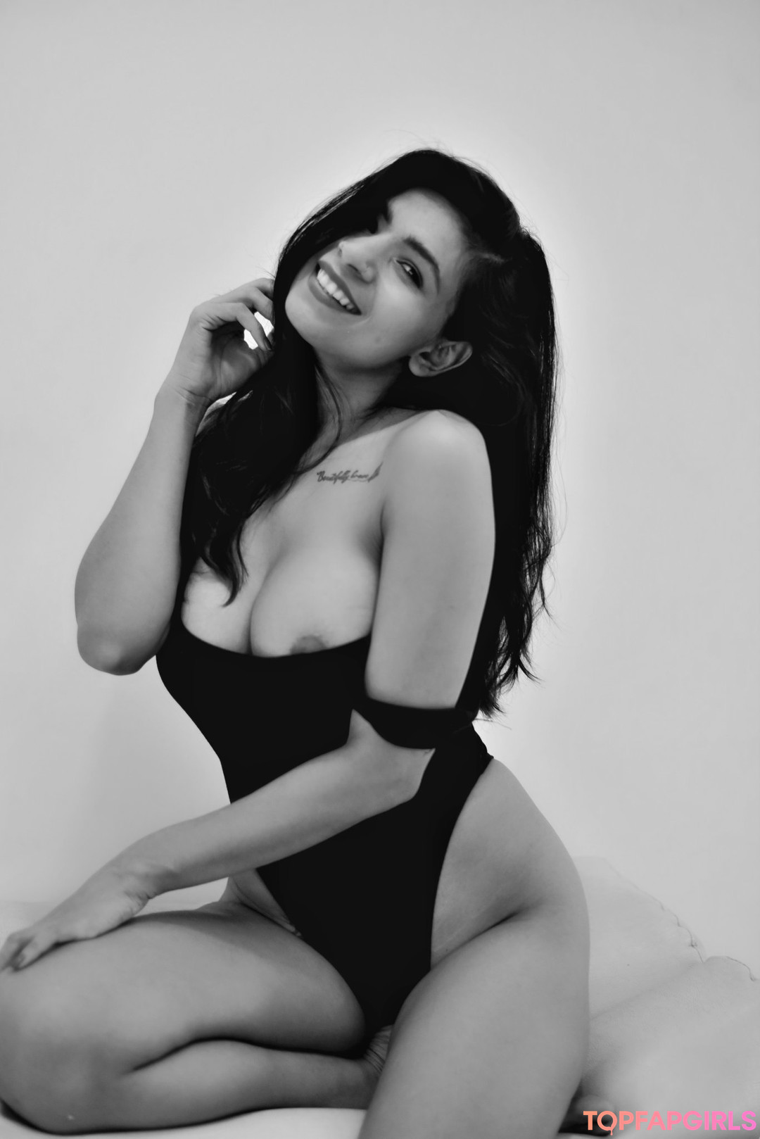 Foto desnuda filtrada de OnlyFans de Annie Sharma #21 Foto desnuda filtrada de OnlyFans de Annie Sharma #21