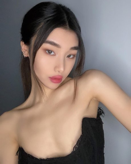 Foto desnuda filtrada de OnlyFans de Mari Bambei