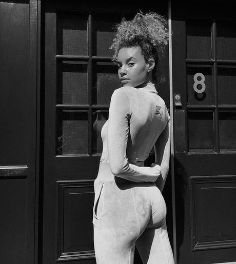 Foto desnuda filtrada de OnlyFans de Lara Never Laura