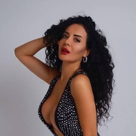 Melek Oezcagan
