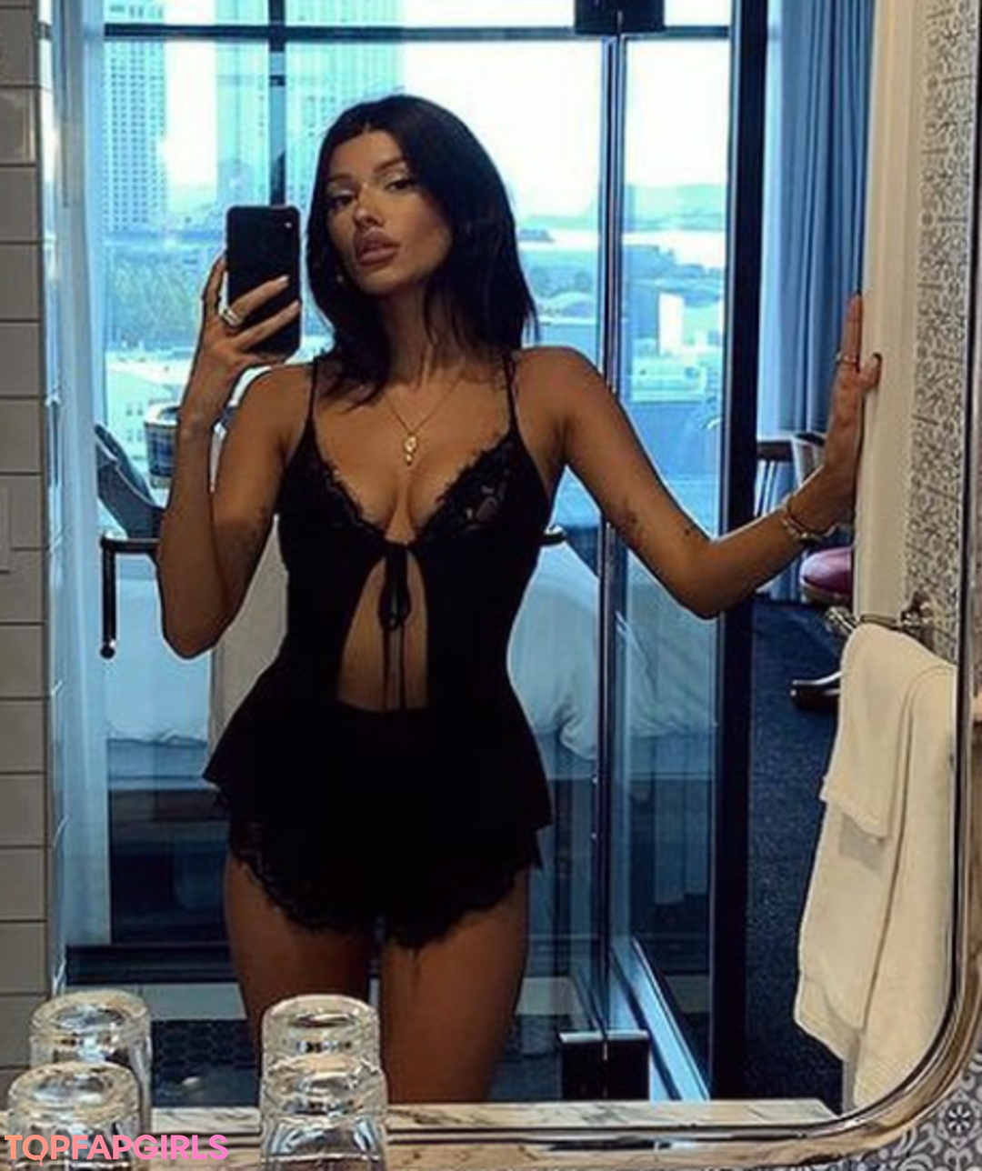 Foto desnuda filtrada de OnlyFans de Cherie Madeline #73 Foto desnuda filtrada de OnlyFans de Cherie Madeline #73