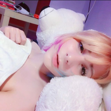Julez Notyourwaifu