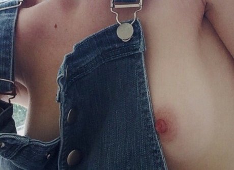 Foto desnuda filtrada de OnlyFans de Rosie Joji