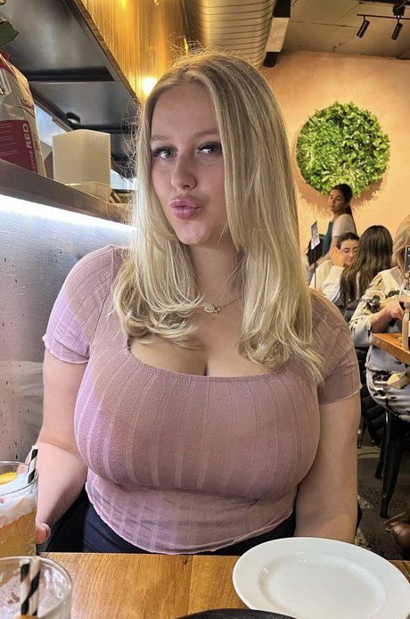 Foto desnuda filtrada de OnlyFans de Scorpio Milk