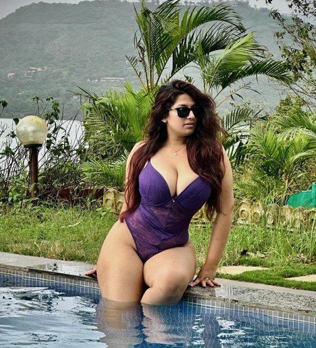 Foto desnuda filtrada de OnlyFans de Rasha Kirmani