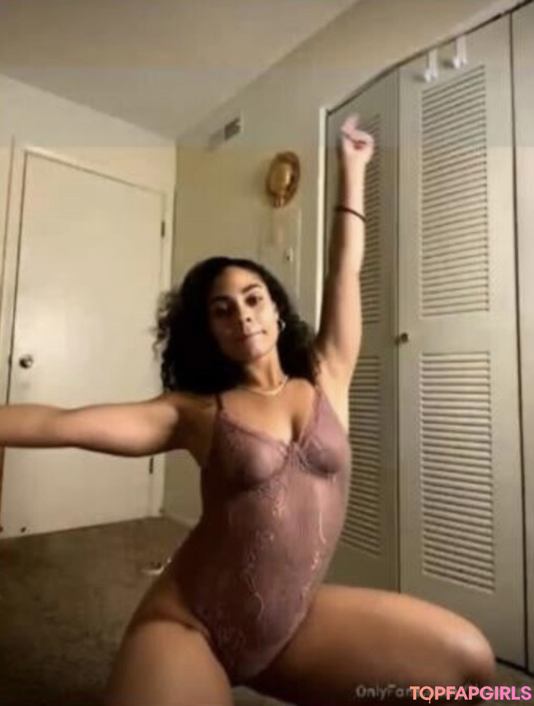 Foto desnuda filtrada de OnlyFans de Ravyn Rochelle #64 Foto desnuda filtrada de OnlyFans de Ravyn Rochelle #64