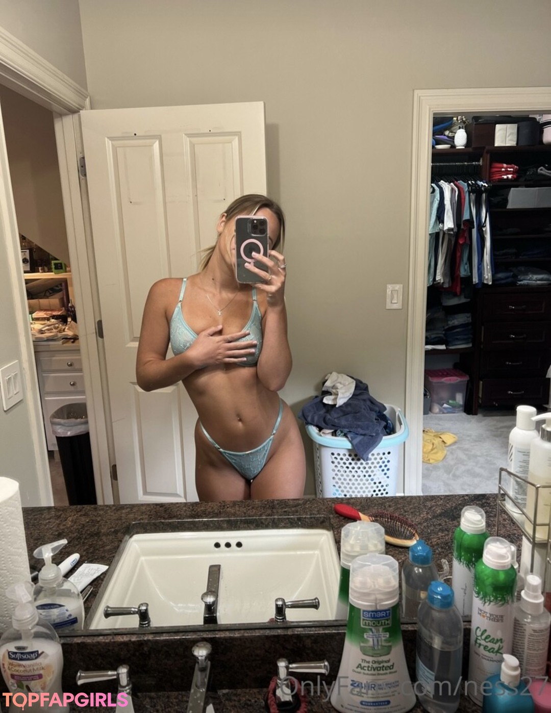 Foto desnuda filtrada de OnlyFans de Vanessa Decesare #39 Foto desnuda filtrada de OnlyFans de Vanessa Decesare #39