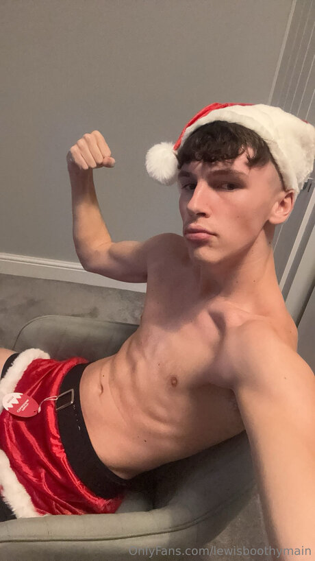 Foto desnuda filtrada de OnlyFans de Lewisboothymain
