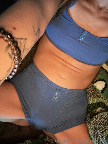 Foto desnuda filtrada de OnlyFans de Kinsey101 1