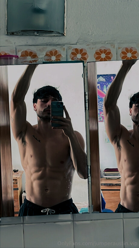 Foto desnuda filtrada de OnlyFans de Jumperaustin Vip
