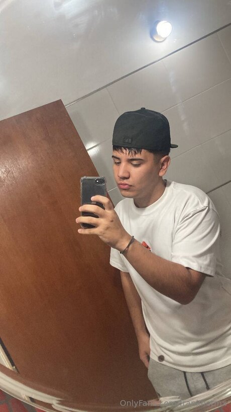 Foto desnuda filtrada de OnlyFans de Frankhotmx