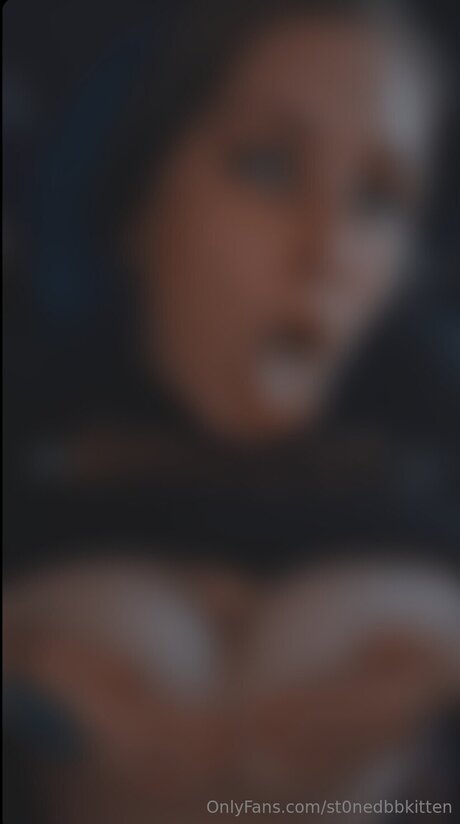 Foto desnuda filtrada de OnlyFans de St0nedbbkitten