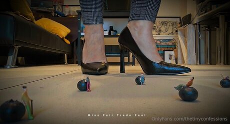 Foto desnuda filtrada de OnlyFans de Thetinyconfessions