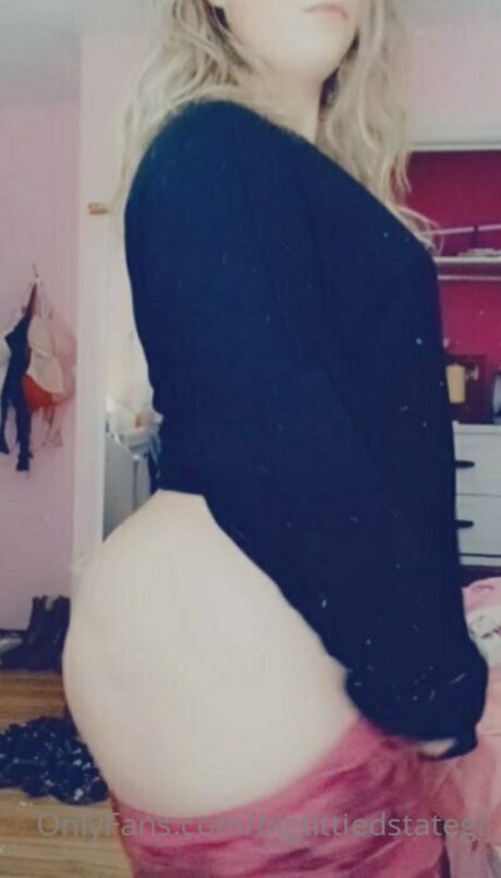 Foto desnuda filtrada de OnlyFans de Bigtittiedstategf