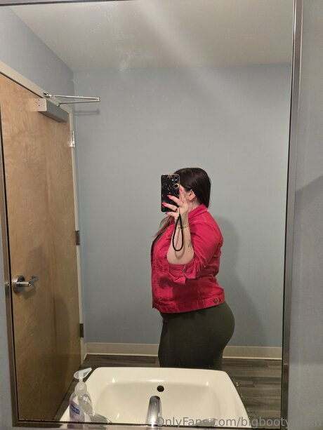 Bigbootymum